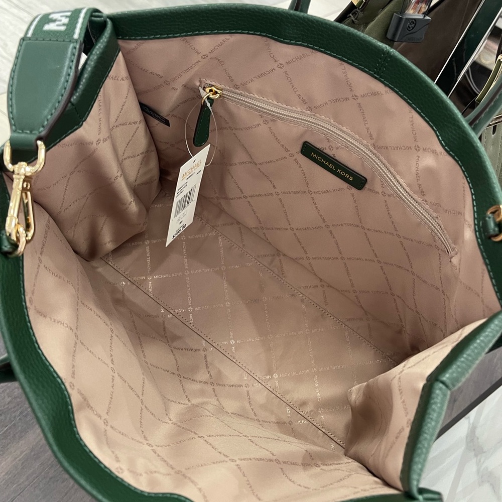 MICHAEL KORS Mirella Medium EW Pebbled Leather Tote Bag
Moss
NWT - Picture 7 of 16